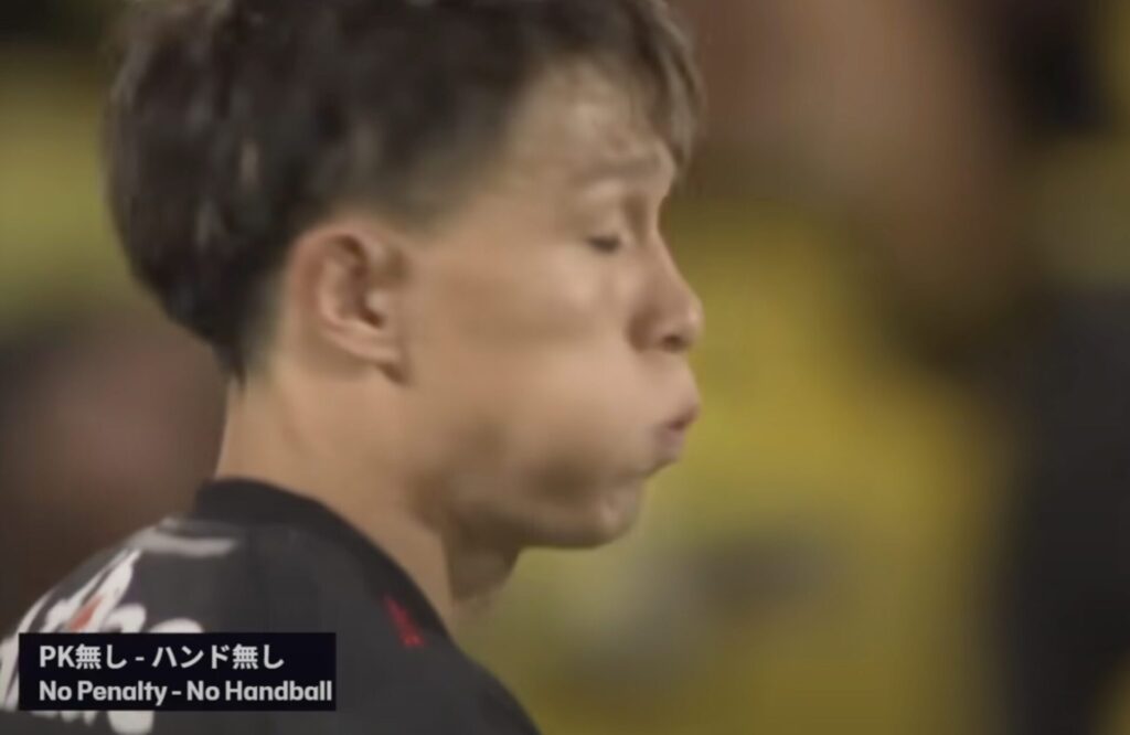 ハンドにならなくて良かったと一安心する杉岡大暉